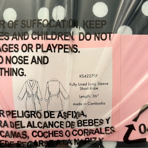 Kate Spade Robe & Slippers - Picture 4 of 5